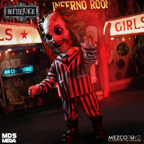 Mezco - Beetlejuice MDS Mega Scale Talking Action Figure Beetlejuice 38 cm