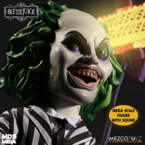 Mezco - Beetlejuice MDS Mega Scale Talking Action Figure Beetlejuice 38 cm